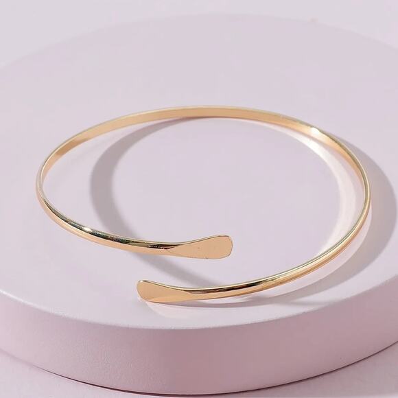 NEW NORDSTROM REVOLVE 14kt Gold Slim Band Twisted Bracelet Bangle Cuff Jewelry - Picture 11 of 11